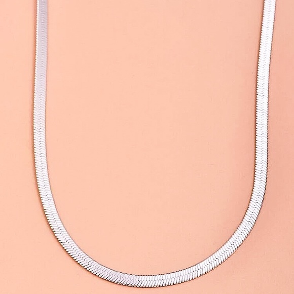 🔴𝟭𝟬/$𝟮𝟱🔴Herringbone Chain Necklace NEW - Picture 7 of 15